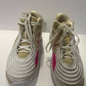 LUKA! Air Jordan Luka 3 SE El Matador. Men’s Size 8.5